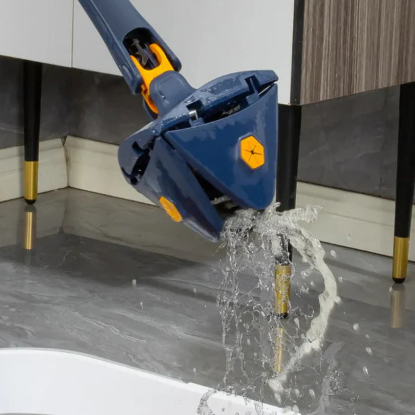 La Mopa 360º que hace el trabajo sucio por ti (y sin tocar ni una gota de agua)