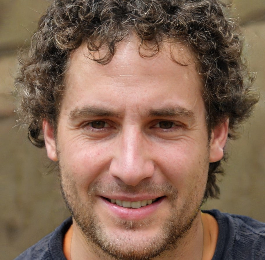 <strong>Carlos M.</strong> Madrid
